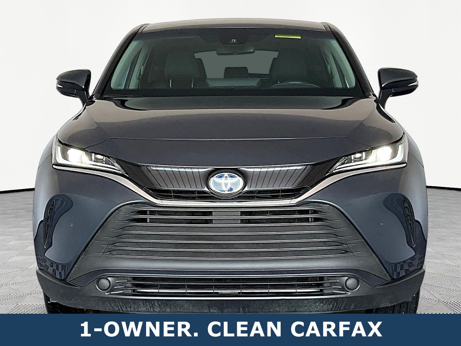 Used 2023 Toyota Venza LE AWD/4WD image 2