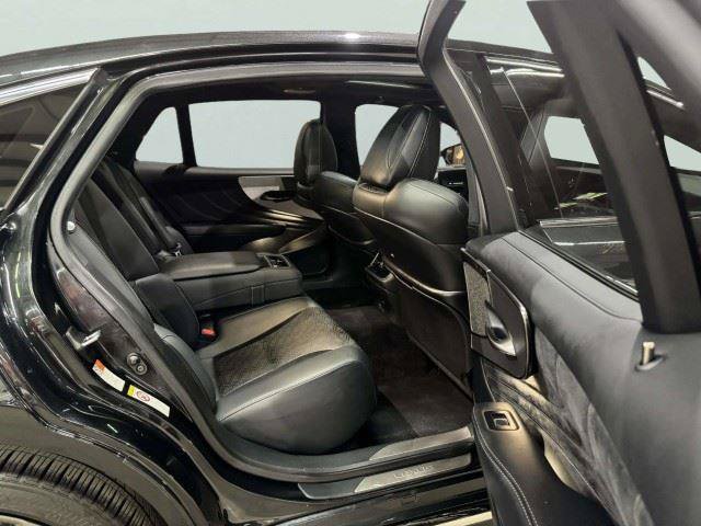 Used 2018 Lexus LS 500 F Sport w/ Accessory Package (Z1) AWD/4WD image 39