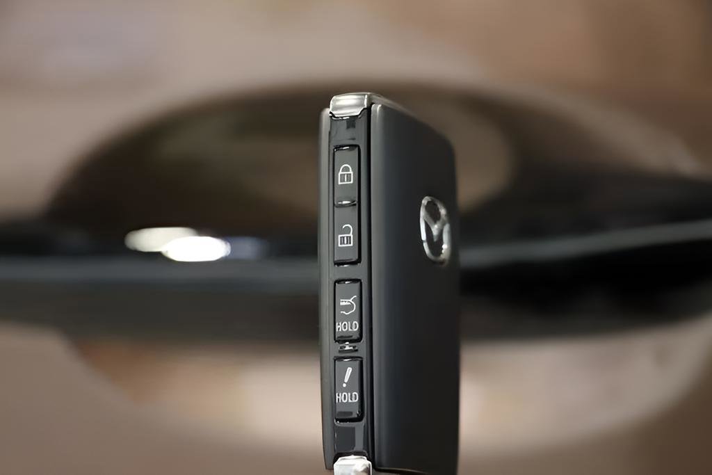 New 2025 MAZDA CX-70 Plug-In Hybrid w/ Premium Pkg AWD/4WD image 27