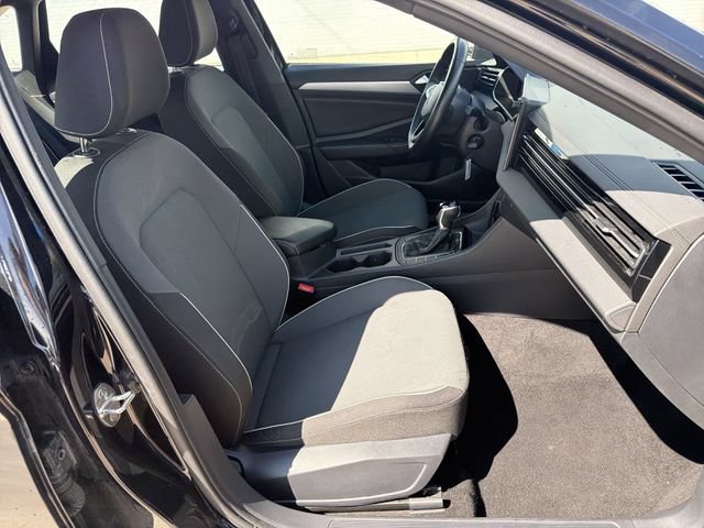 Used 2025 Volkswagen Jetta Sport FWD image 25