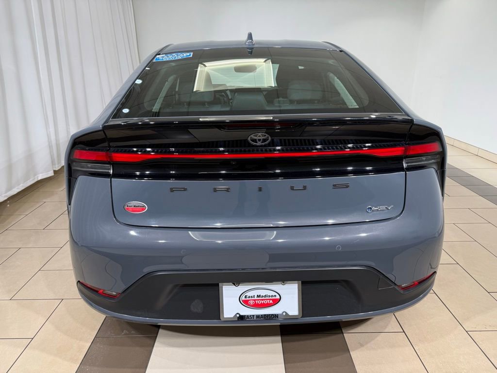 Used 2023 Toyota Prius LE image 4