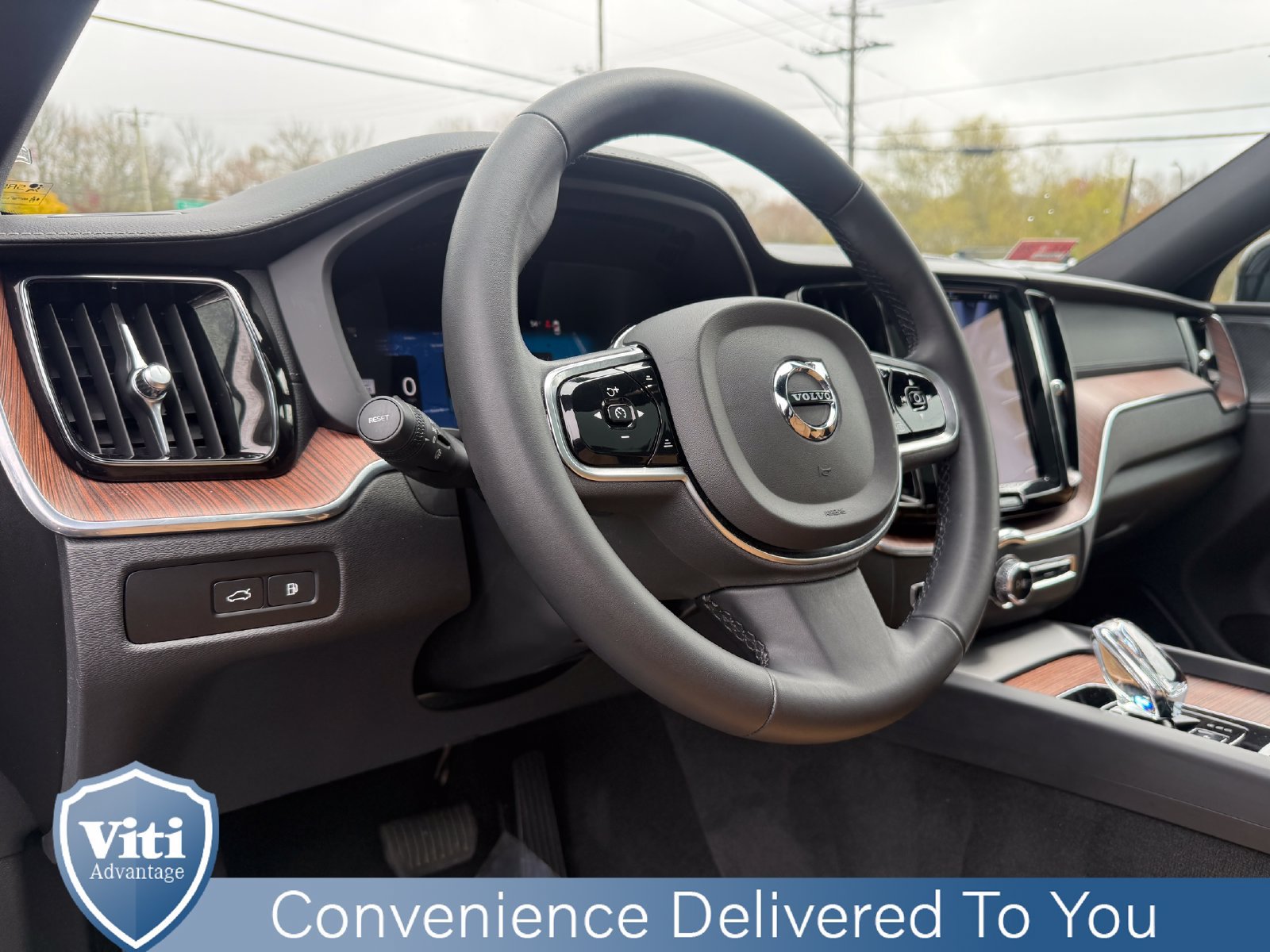 Certified 2024 Volvo XC60 T8 Ultimate AWD/4WD image 17