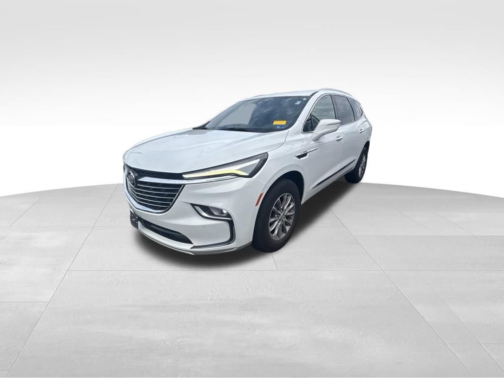 Used 2023 Buick Enclave Essence FWD image 2