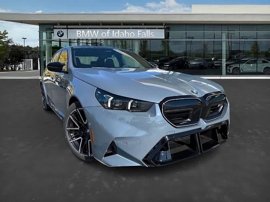 New 2026 BMW M5 w/ Executive Package