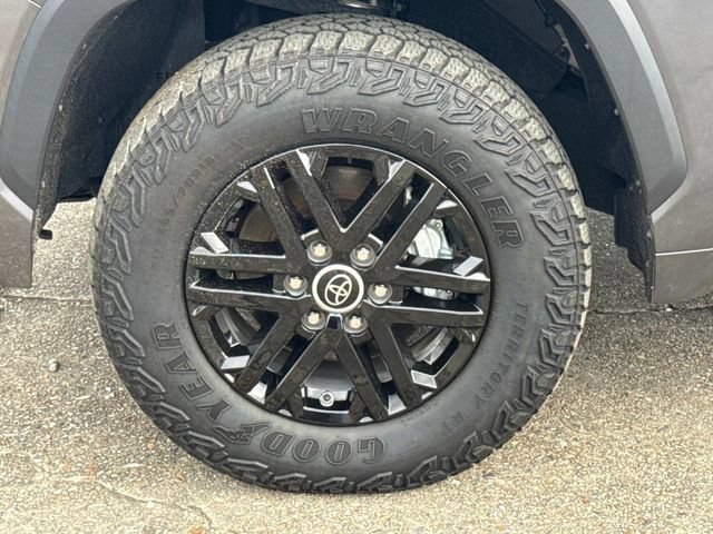 Used 2022 Toyota Tundra SR5 w/ Convenience Package RWD image 5