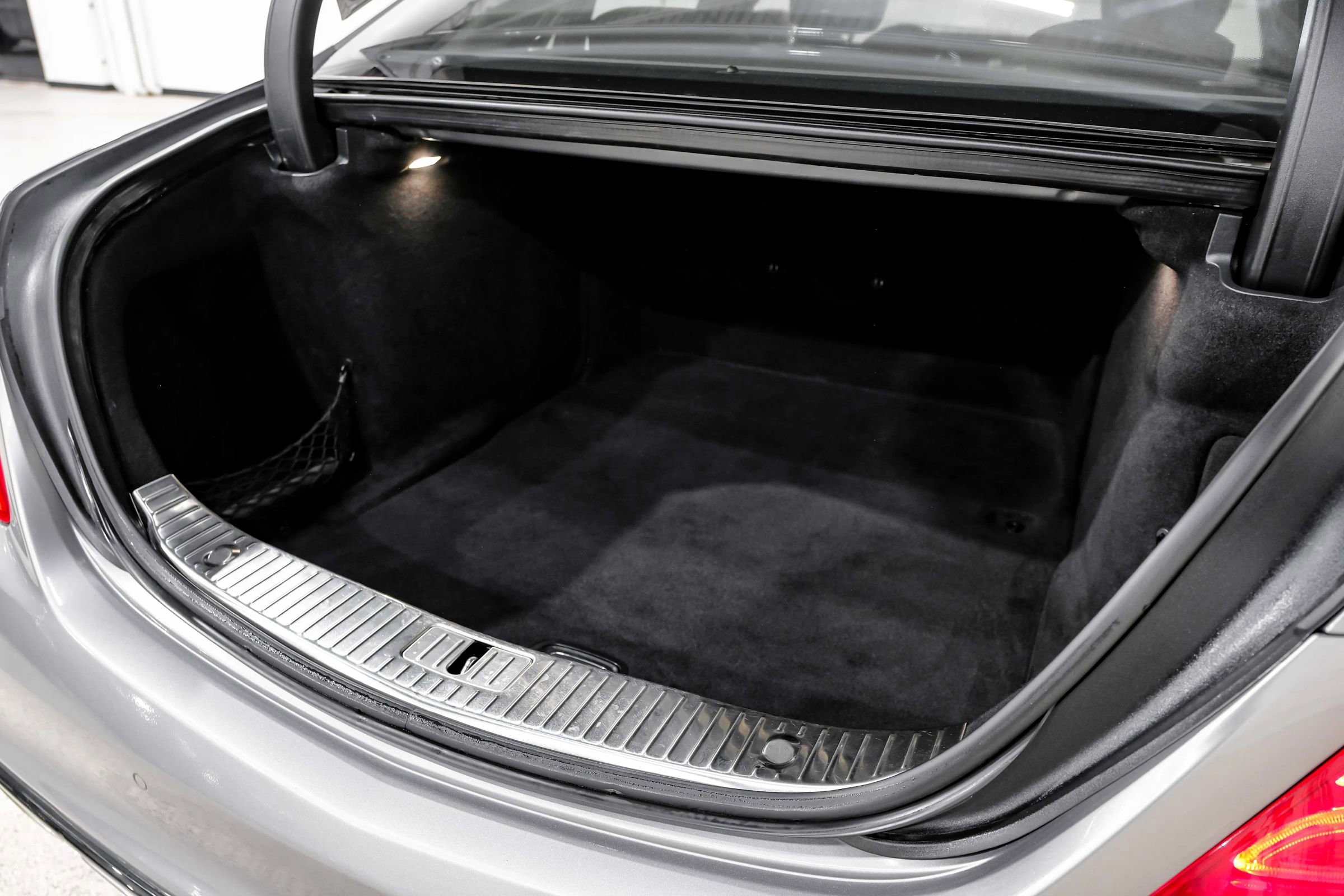 Used 2015 Mercedes-Benz S 550 Sedan w/ Sport Package w/ Sport Package image 60