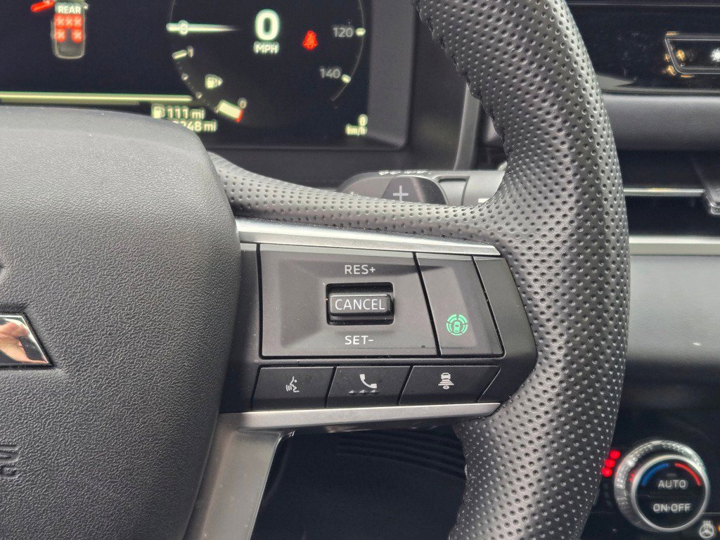 Used 2025 Mitsubishi Outlander SEL image 33