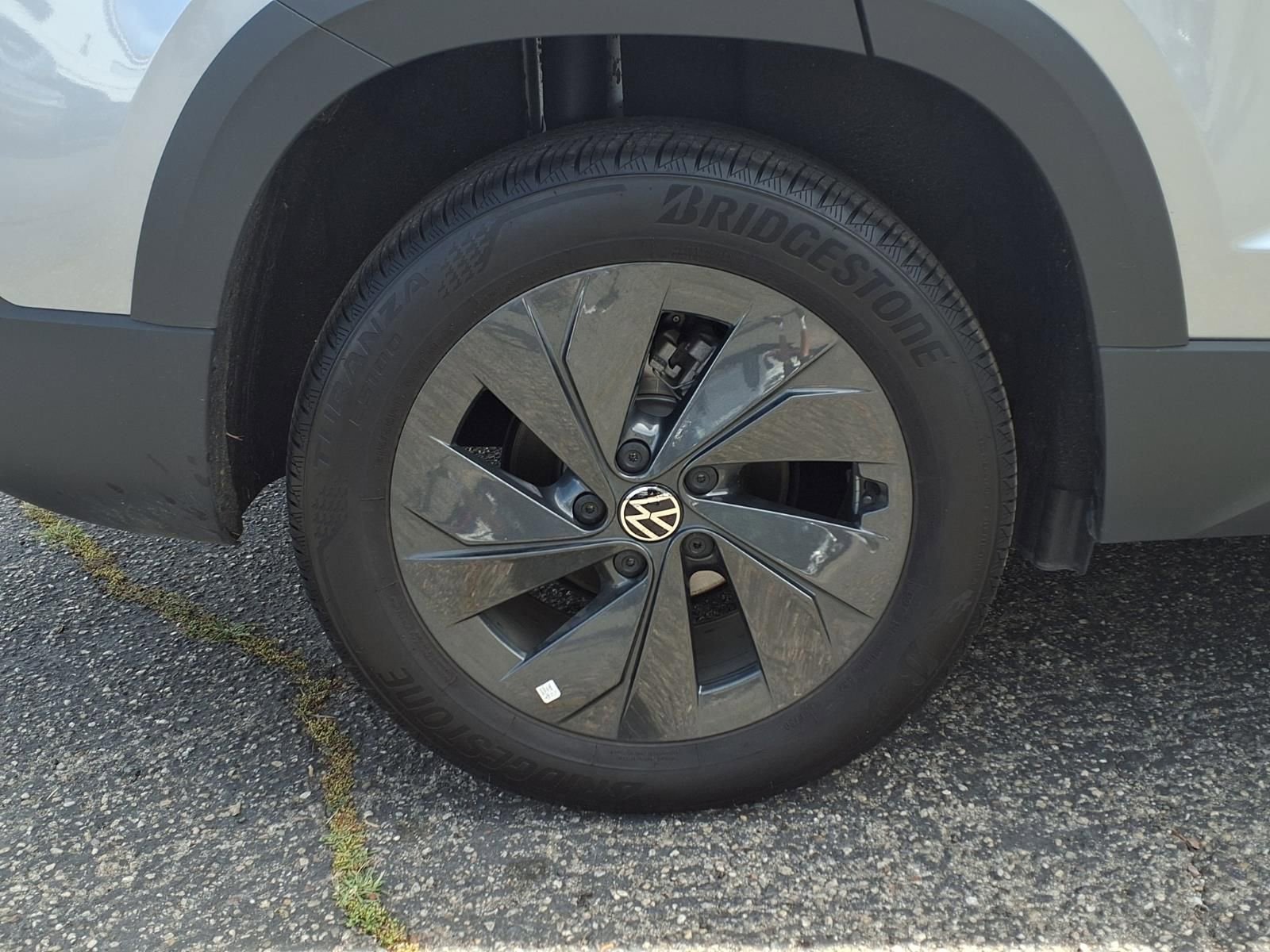 Certified 2025 Volkswagen Taos S FWD image 5