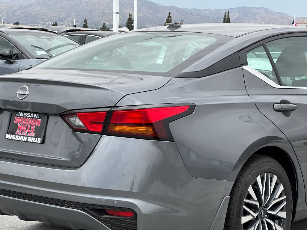 New 2026 Nissan Altima 2.5 SV FWD image 8