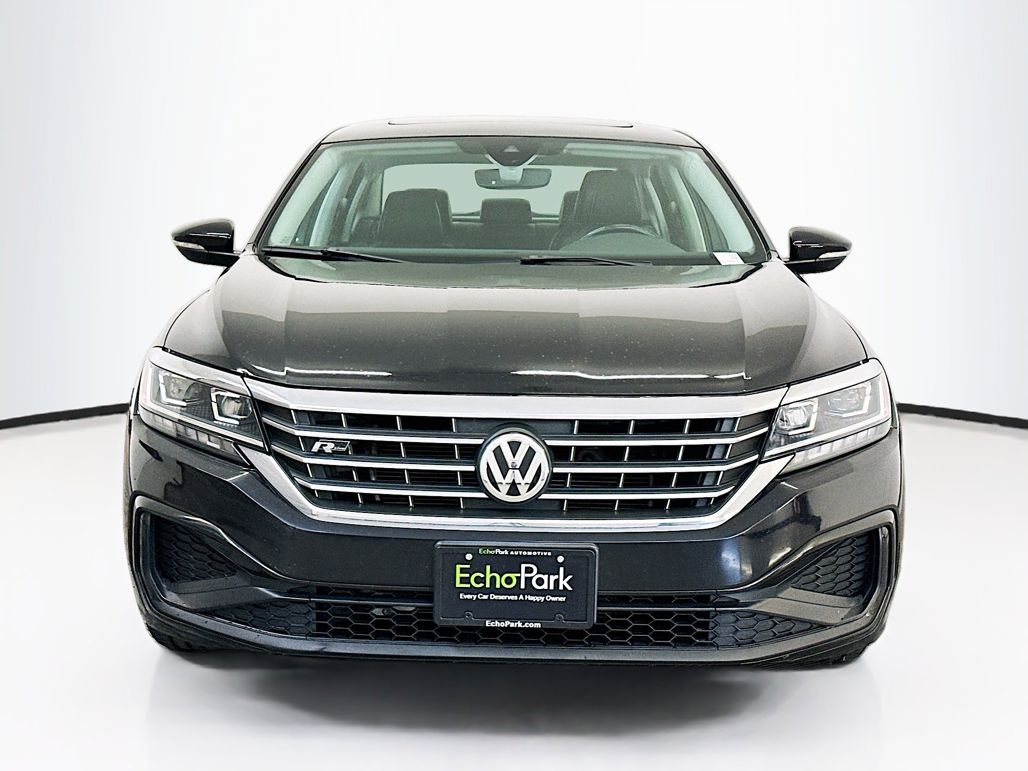 Used 2020 Volkswagen Passat 2.0T R-Line FWD image 2