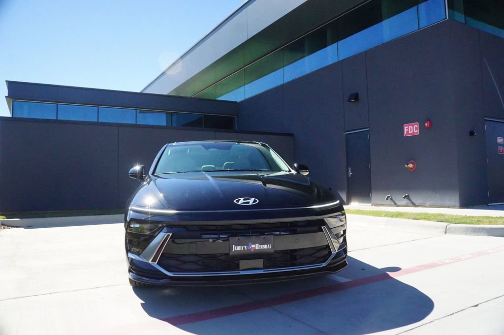New 2025 Hyundai Sonata SEL FWD image 2