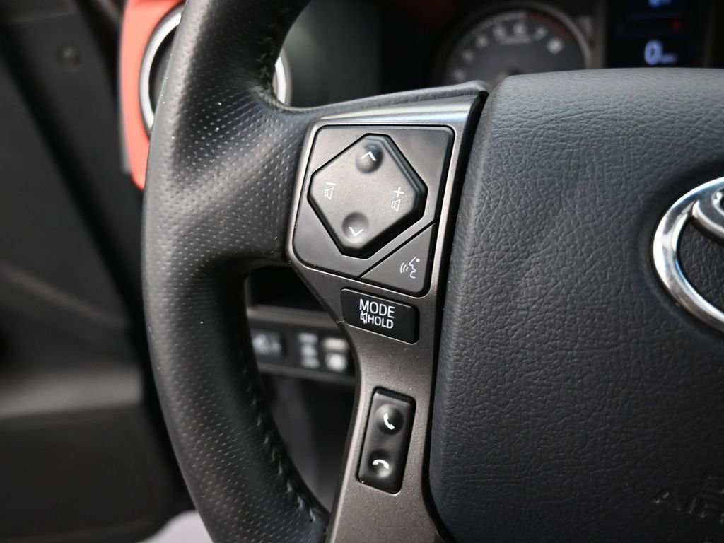 Used 2017 Toyota Tacoma TRD Sport w/ Tow Package image 6