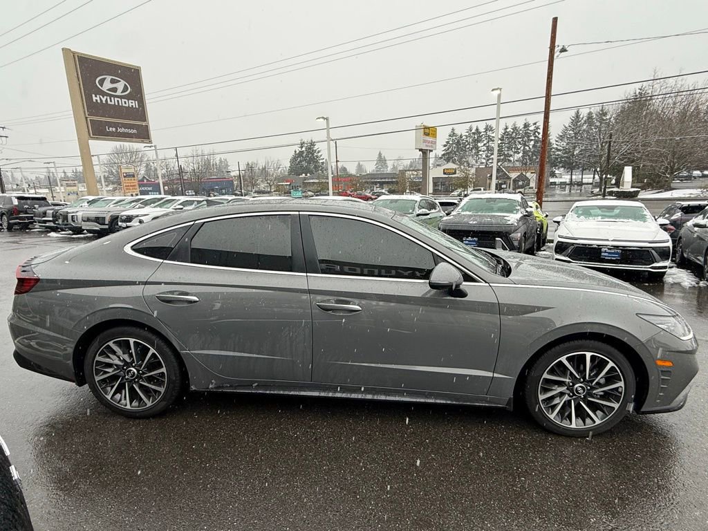 Used 2022 Hyundai Sonata Limited w/ Winter Weather Package image 5
