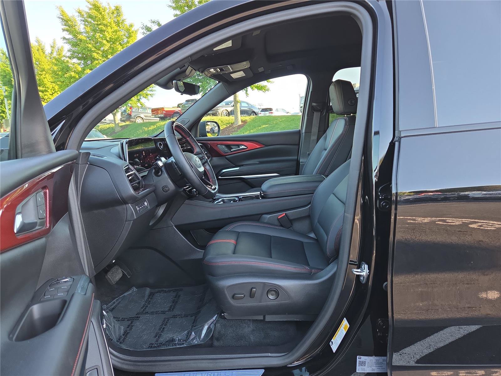 Used 2024 Chevrolet Traverse RS AWD/4WD image 12
