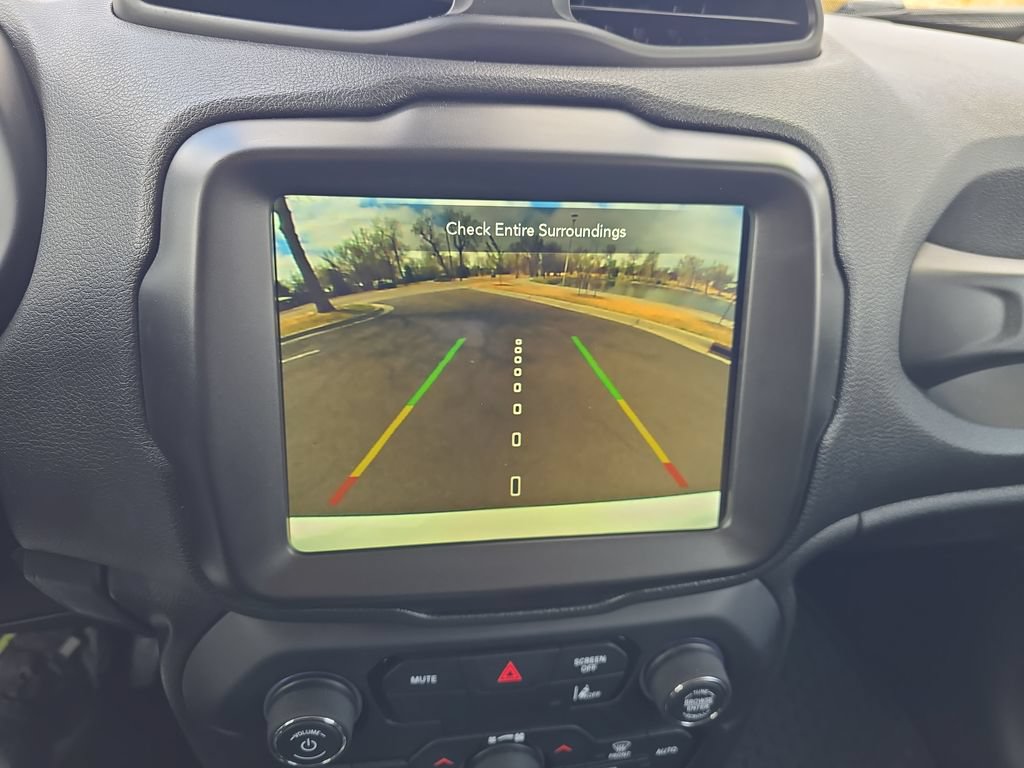 Used 2023 Jeep Renegade Latitude AWD/4WD image 22