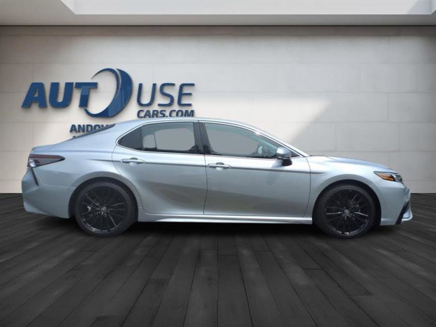 Used 2021 Toyota Camry XSE image 4