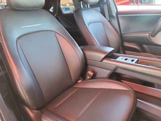 Used 2023 Hyundai Ioniq 6 Limited image 24