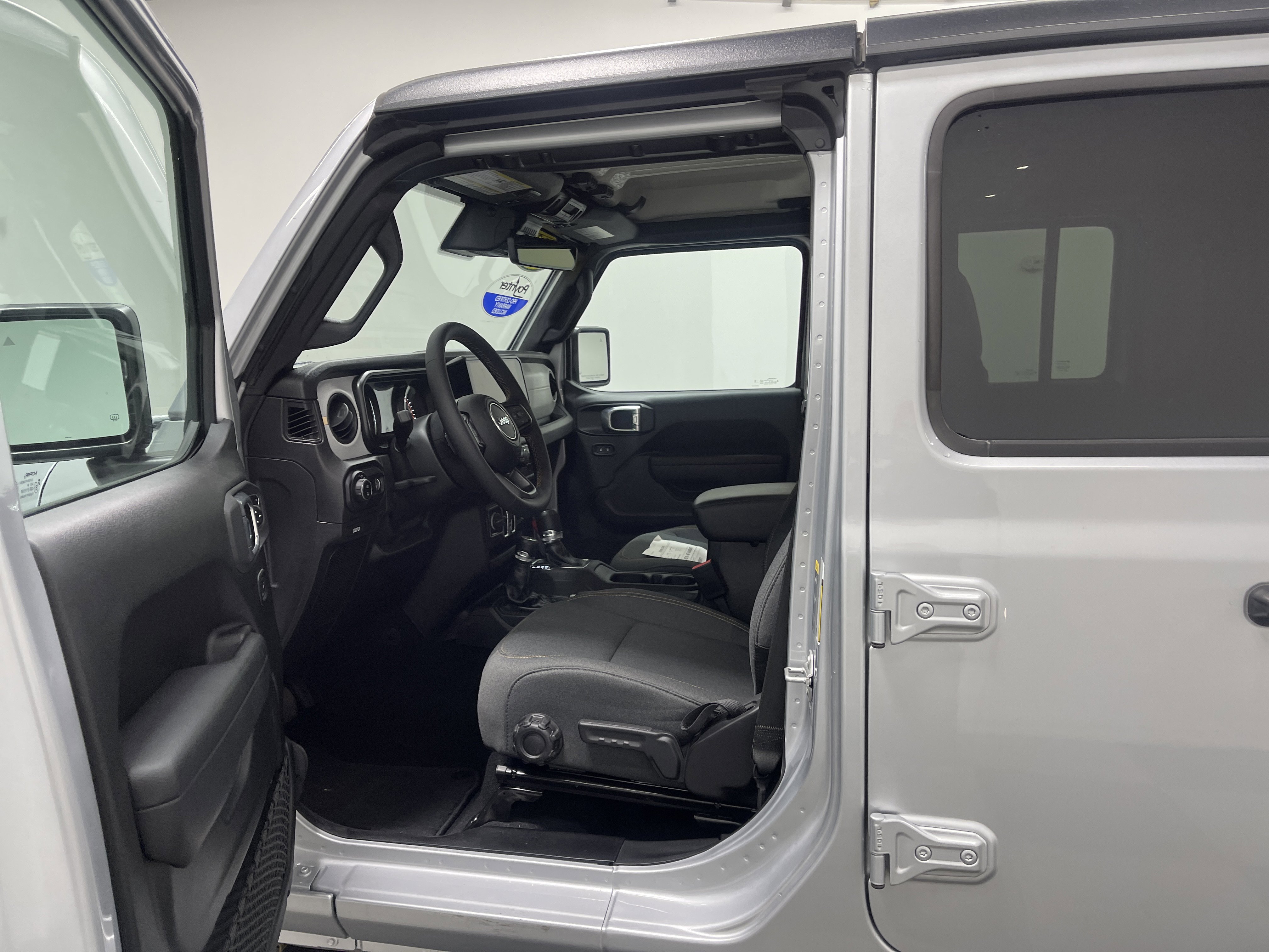 Used 2024 Jeep Gladiator Sport image 9