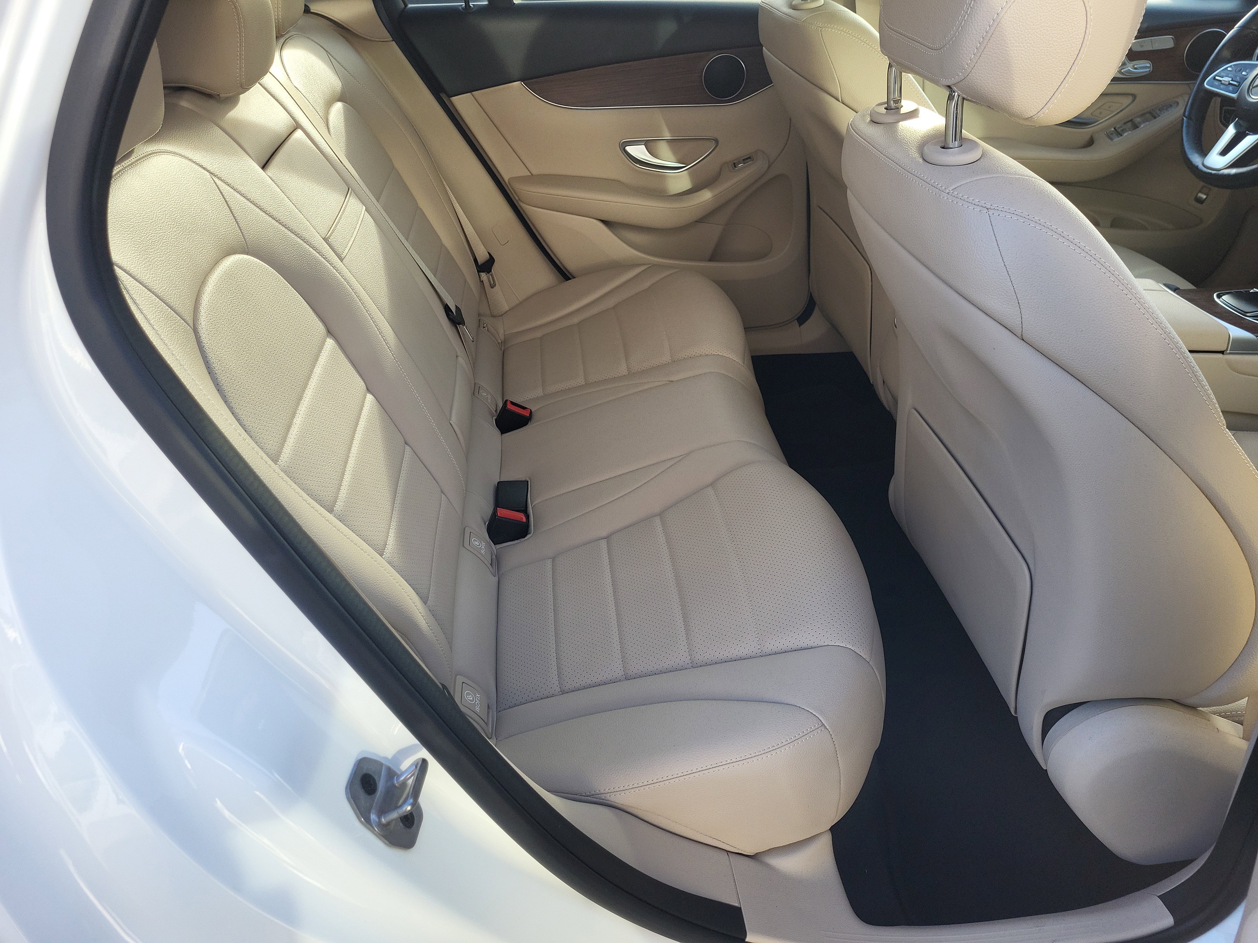 Used 2022 Mercedes-Benz GLC 300 4MATIC image 16