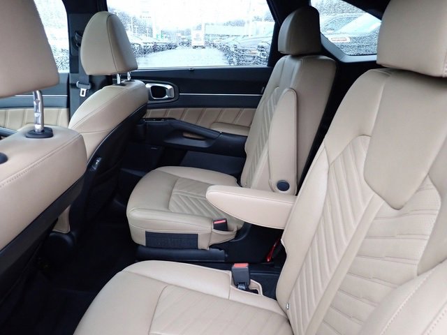 Used 2025 Kia Sorento SX Prestige w/ Olive Brown Leather Package image 14