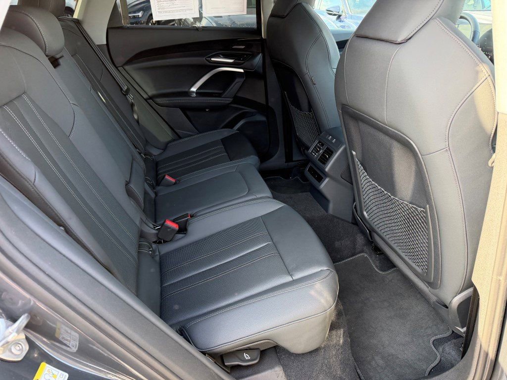 Certified 2025 Audi Q5 Premium Plus image 17