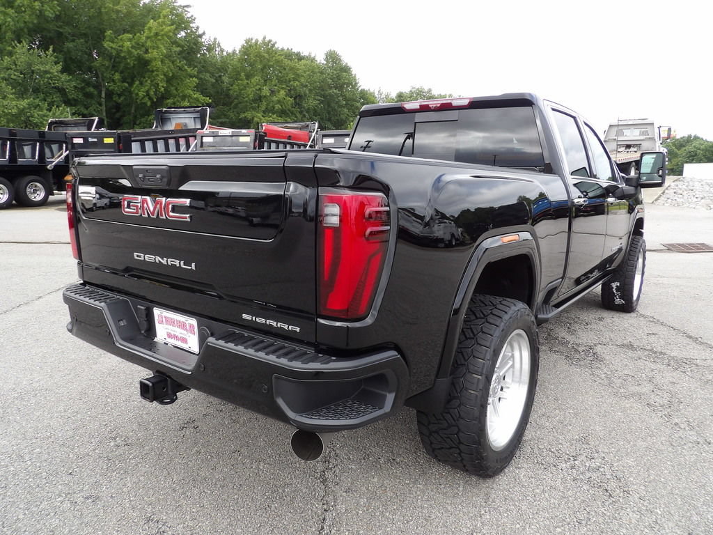 Used 2025 GMC Sierra 3500 Denali w/ Denali Reserve Package AWD/4WD image 7