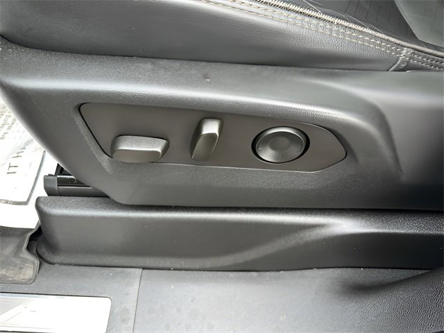 Used 2022 Chevrolet Suburban High Country image 31