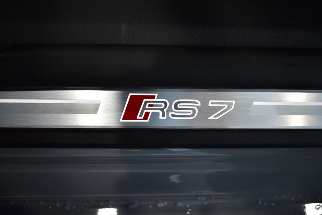 Used 2025 Audi RS 7 Performance AWD/4WD image 38