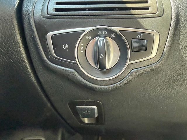 Used 2019 Mercedes-Benz GLC 300 image 18