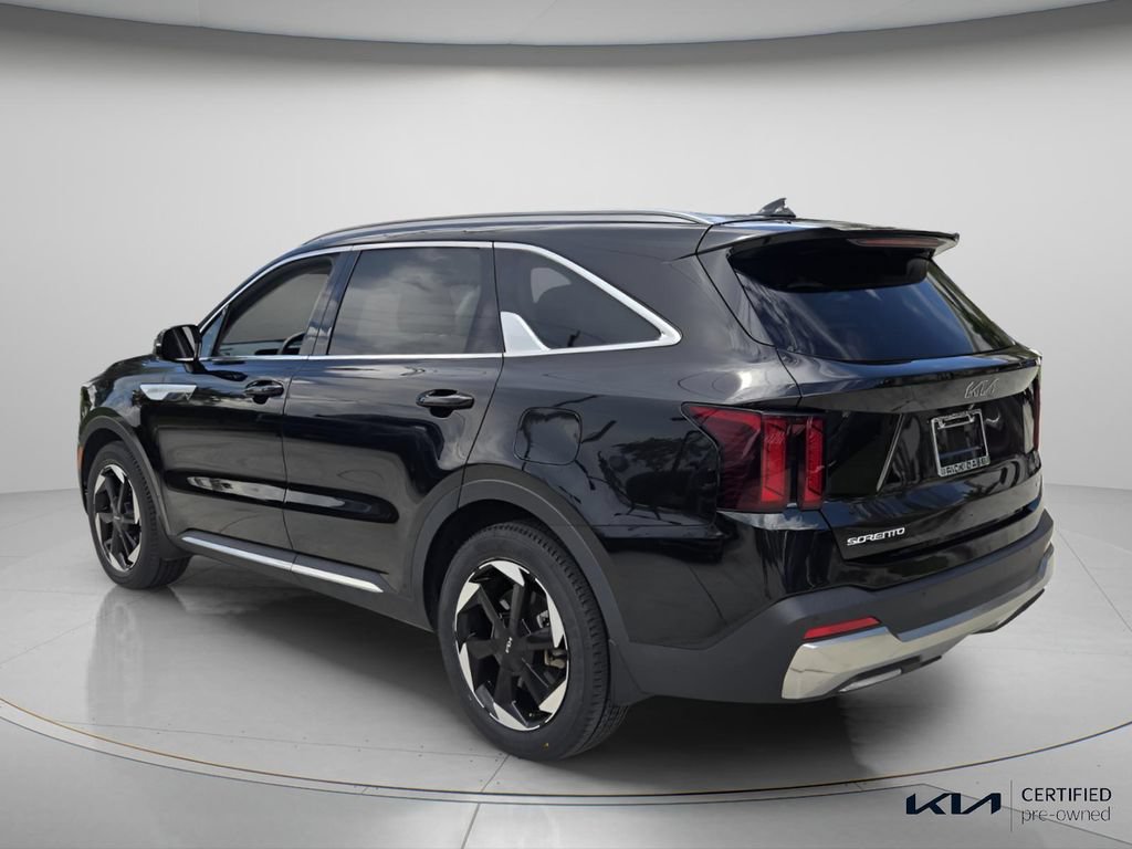 Certified 2025 Kia Sorento EX FWD image 8