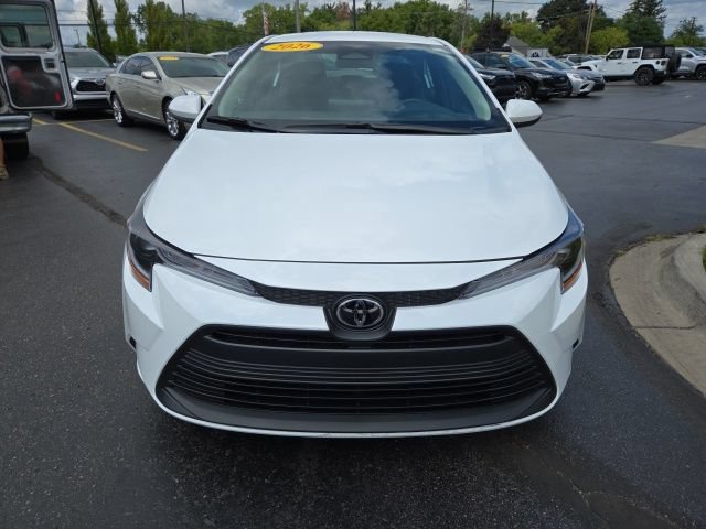 Used 2026 Toyota Corolla LE FWD image 2