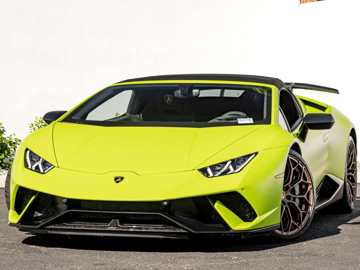 Used 2019 Lamborghini Huracan Performante AWD/4WD image 2