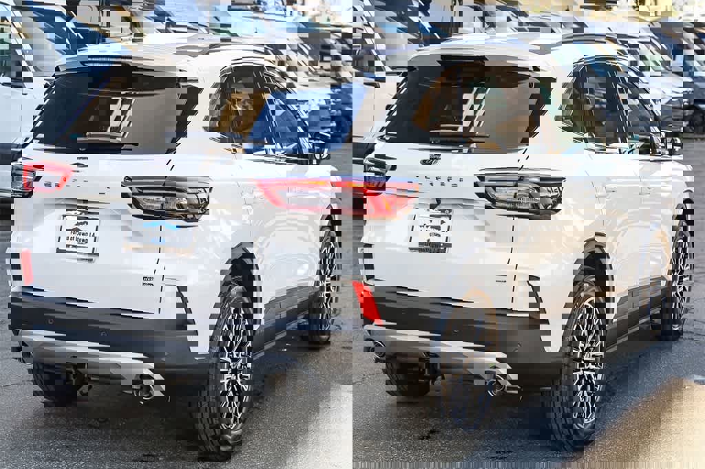 New 2025 Ford Escape SE w/ Class II Trailer Tow Package image 6