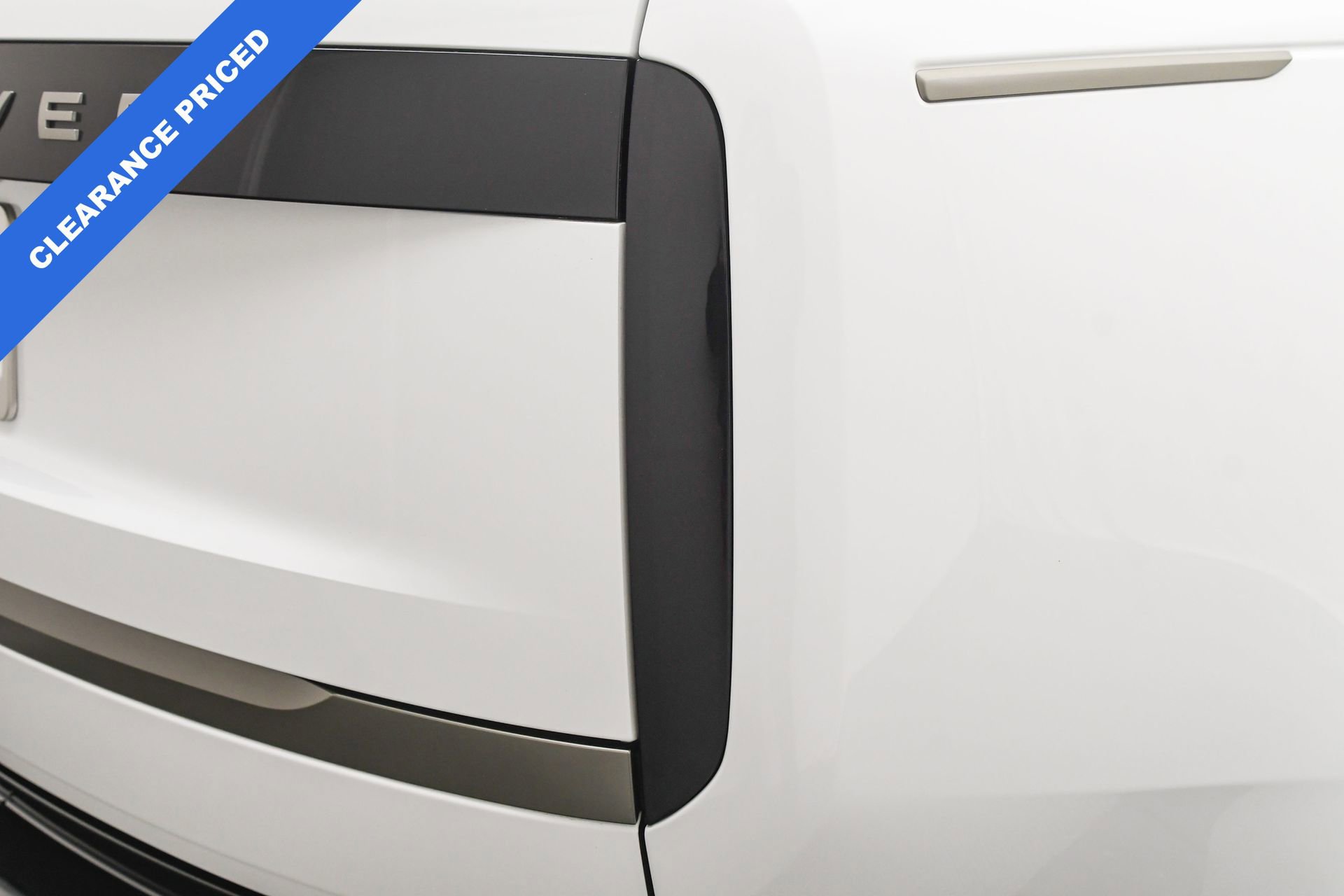 Used 2025 Land Rover Range Rover SE AWD/4WD image 26