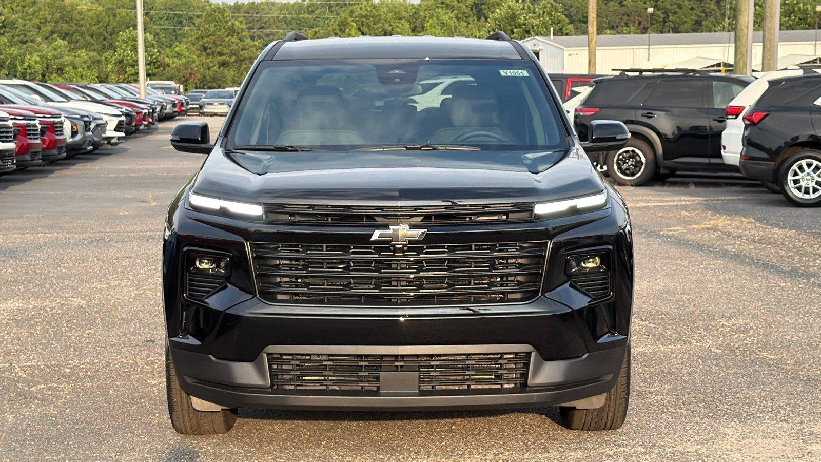 New 2027 Chevrolet Traverse LT w/ Midnight/Sport Edition FWD image 2