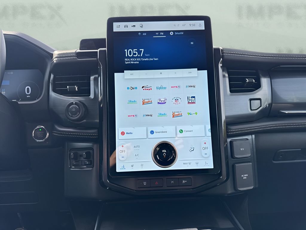 Used 2025 Ford F150 Lightning Platinum image 19