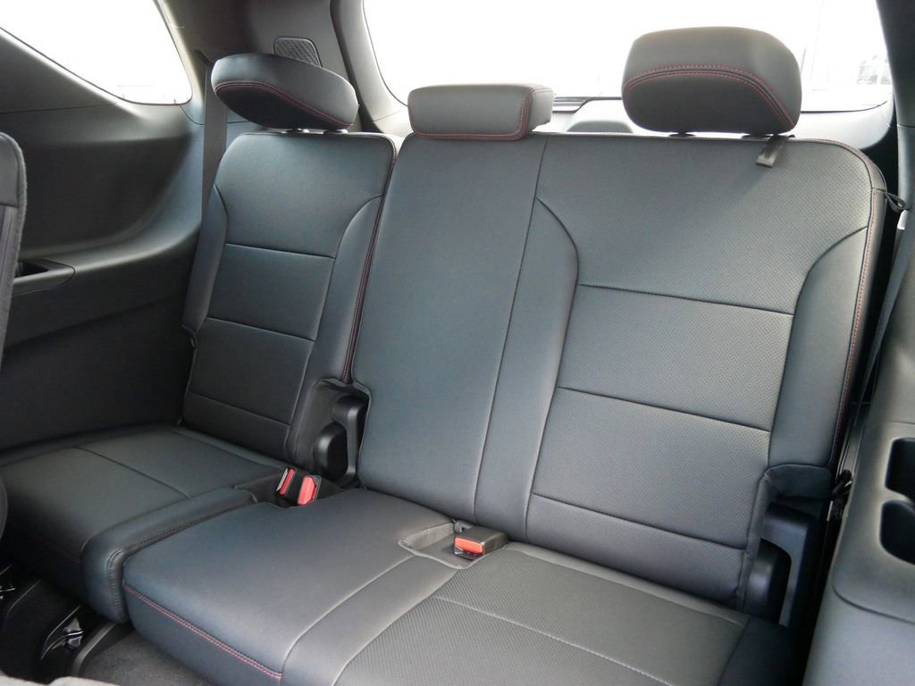 New 2026 Chevrolet Traverse Z71 w/ Driver Confidence Package AWD/4WD image 18