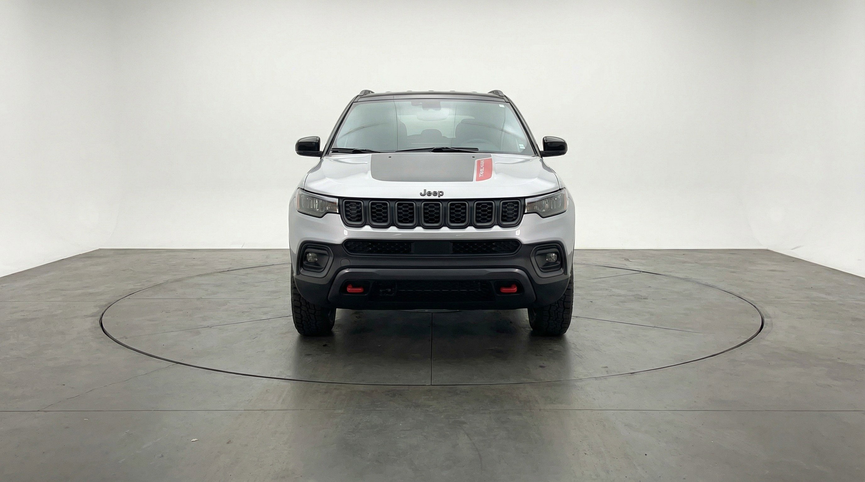 Used 2025 Jeep Compass Trailhawk AWD/4WD image 2
