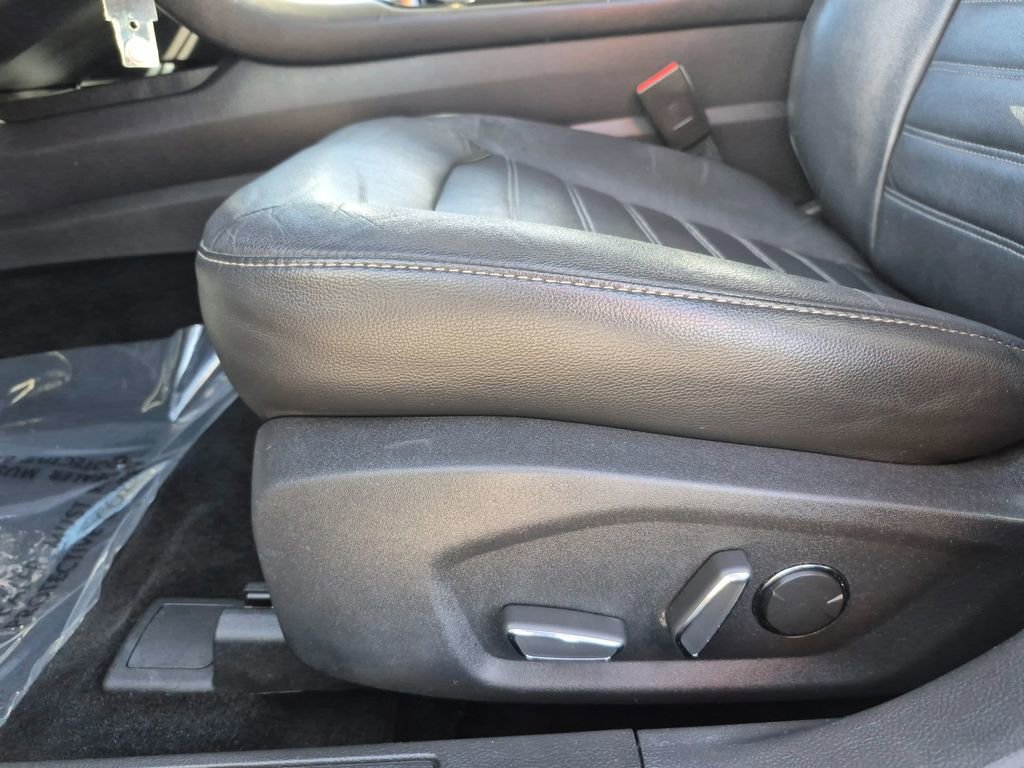Used 2016 Ford Fusion SE w/ Equipment Group 202A image 12
