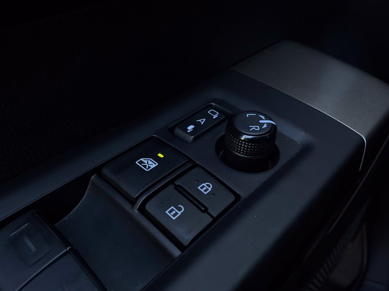 Used 2024 Toyota Tundra Limited w/ TRD Off-Road Package AWD/4WD image 27