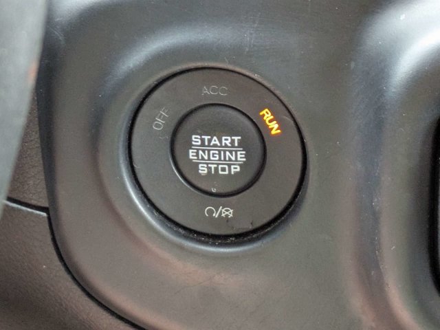 Used 2019 Jeep Wrangler Unlimited Sahara AWD/4WD image 30