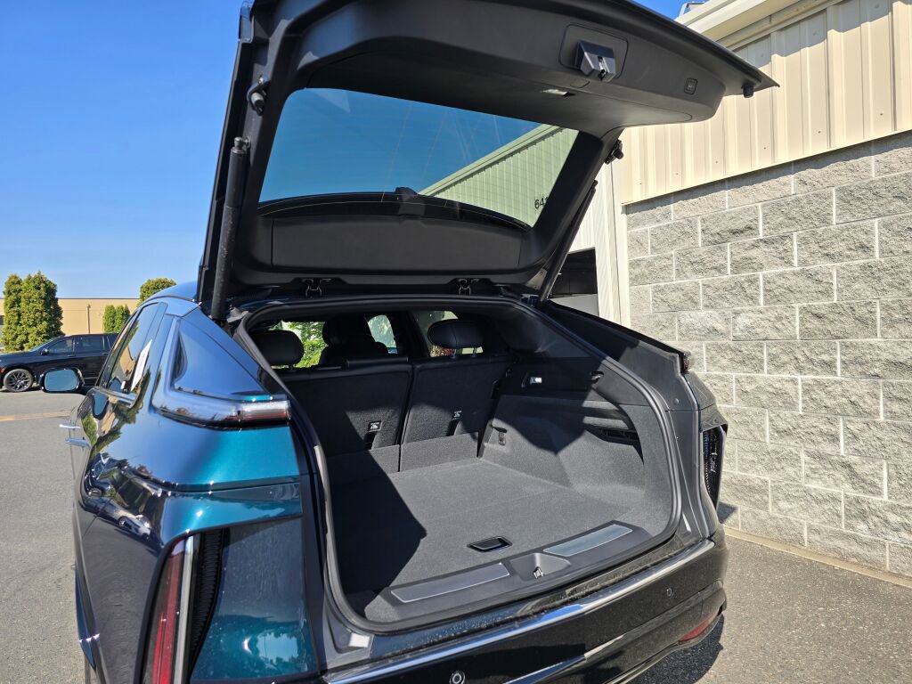 New 2026 Cadillac Lyriq Luxury image 7