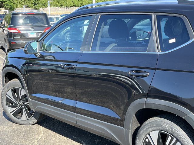 New 2026 Volkswagen Taos SE AWD/4WD image 11