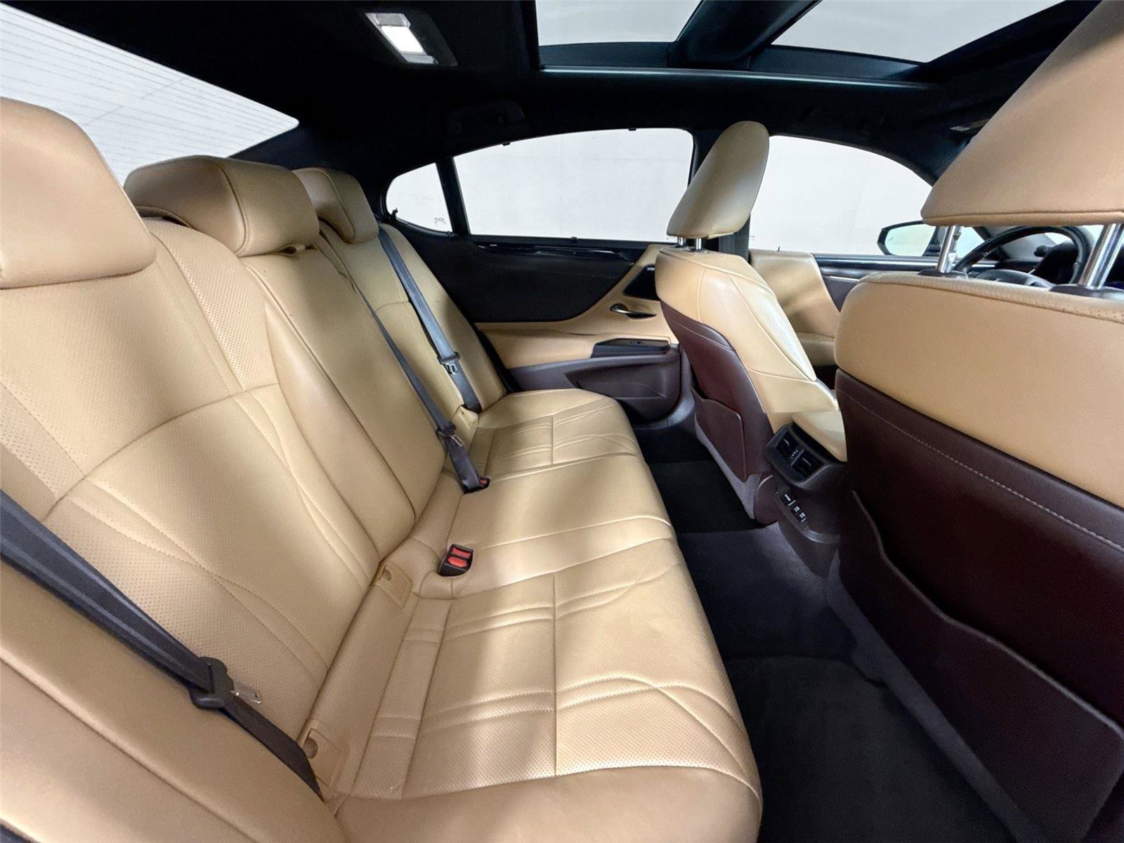 Used 2020 Lexus ES 350 Ultra Luxury w/ Accessory Package 2 image 45