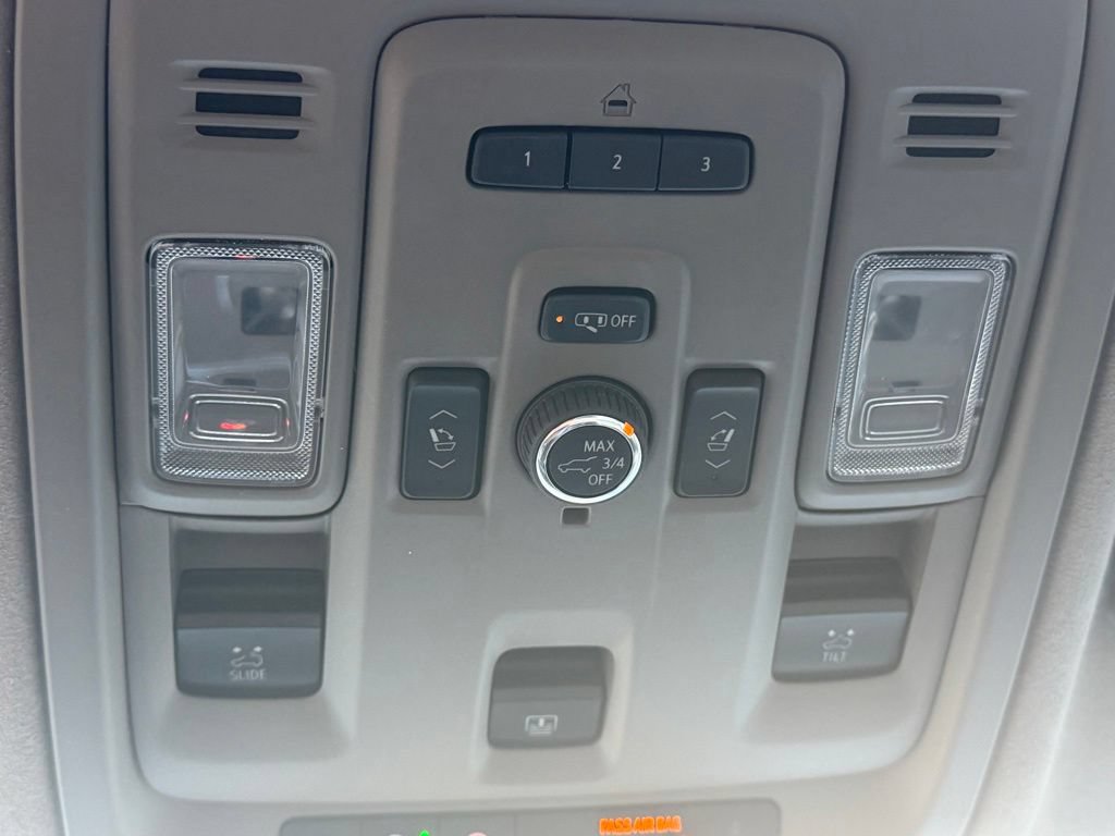 Used 2024 Cadillac Escalade Sport Platinum w/ LPO, Floor Liner Package AWD/4WD image 30