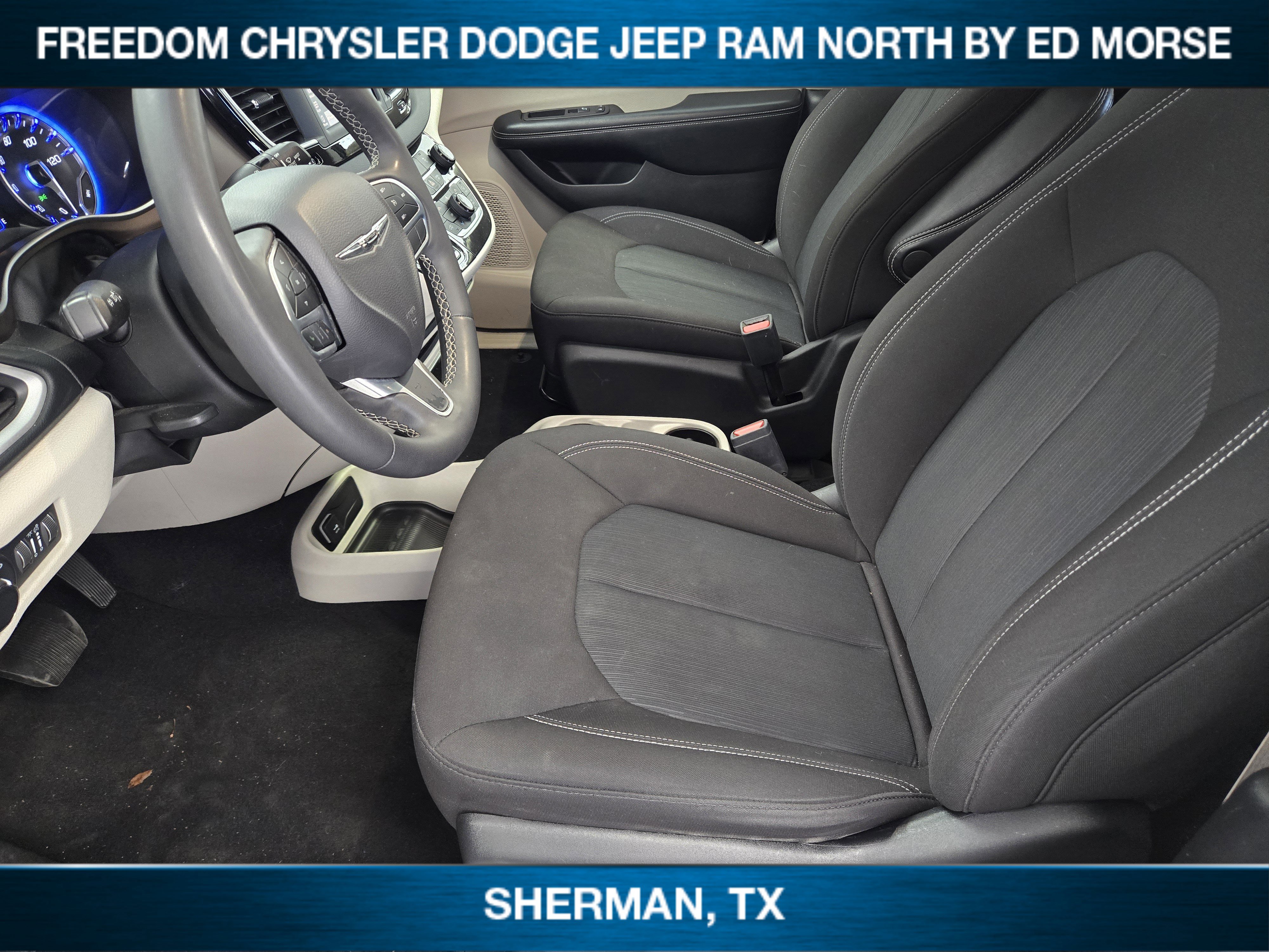 Used 2023 Chrysler Voyager LX image 8