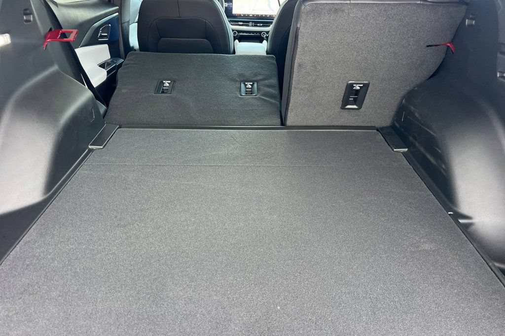 New 2026 Chevrolet Equinox EV LT AWD/4WD image 12