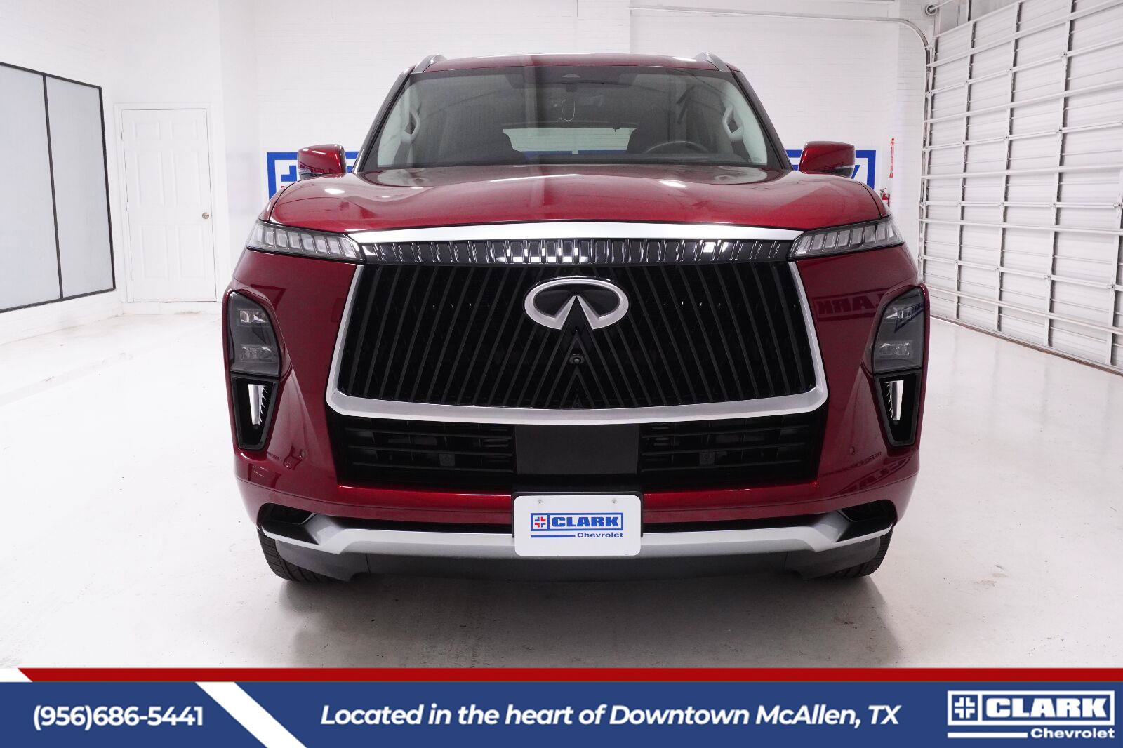 Used 2025 INFINITI QX80 Luxe AWD/4WD image 2