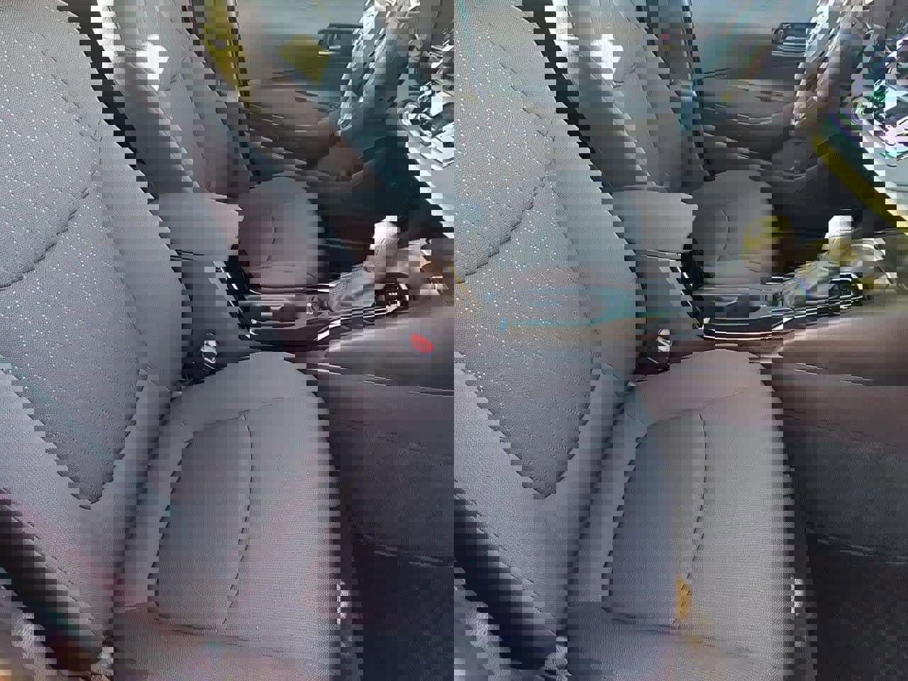 Used 2022 Toyota Corolla LE image 19