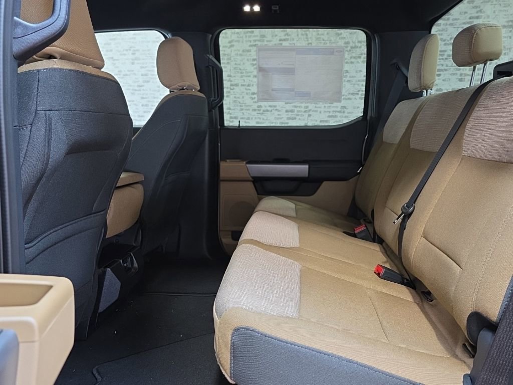 New 2026 Ford F250 XLT w/ FX4 Off-Road Package image 14